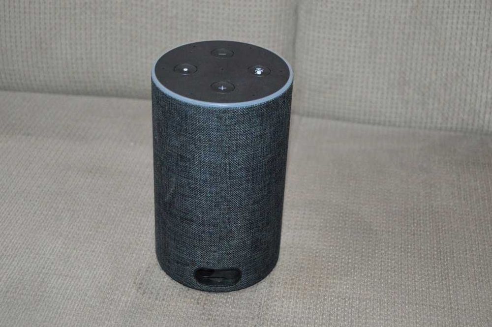 Boxă Inteligentă Amazon Echo Gen 2 – Charcoal Fabric, Stare Excelentă
