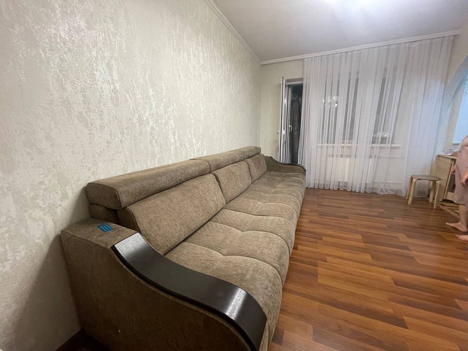 Продаю 3 х метровый диван