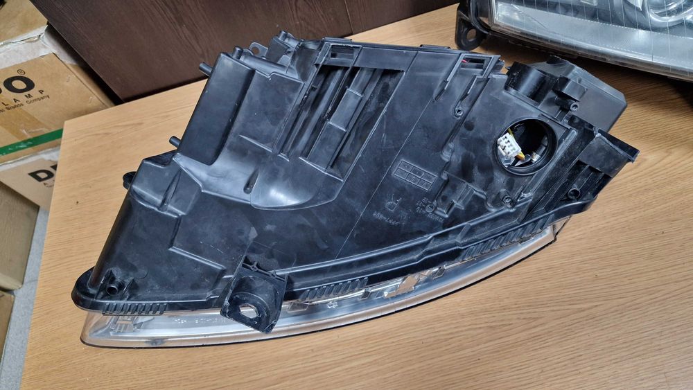 Audi A6 S6 4F C6 десен ксенон ЛЕД фар Ауди А6 С6 Ц6 4Ф desen xenon far