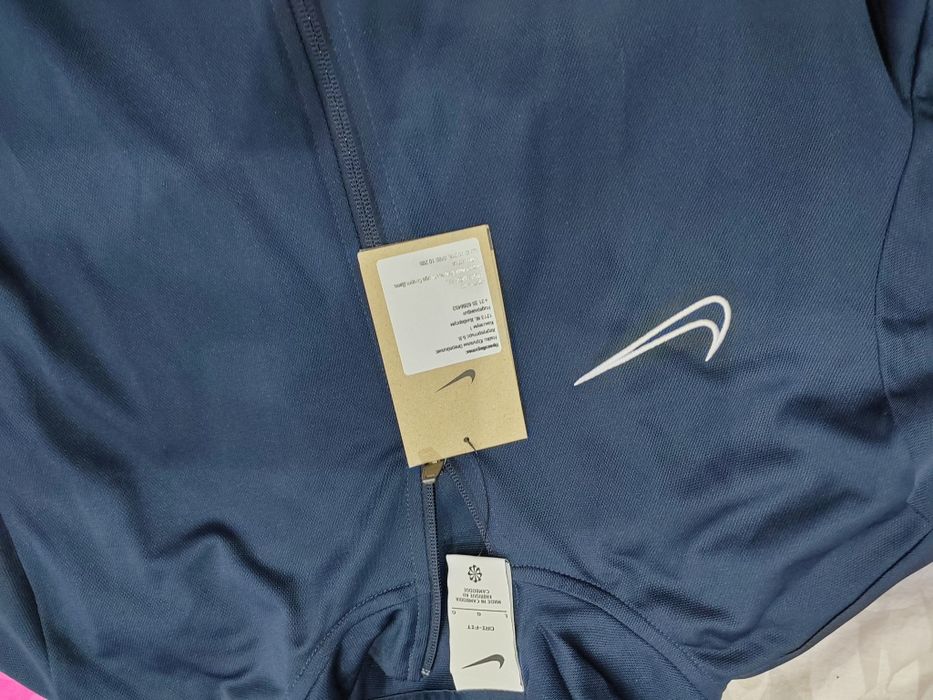 Нови екипи nike L и XL размер