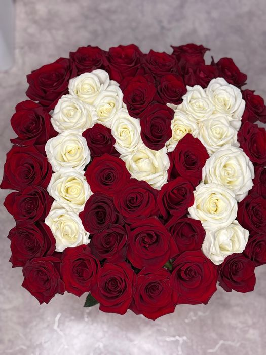 Свежий букет с буквой М