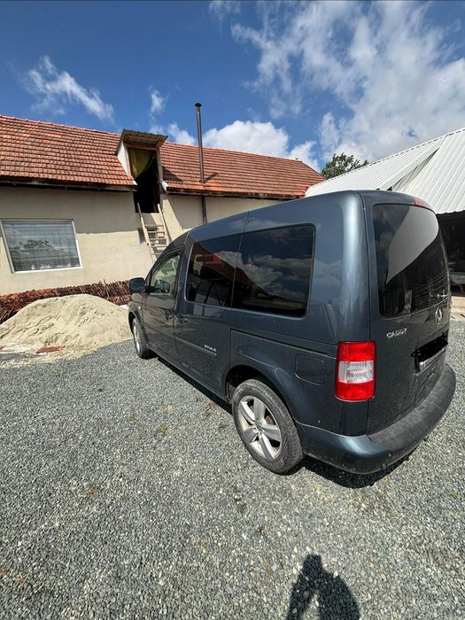 Vând Volkswagen Caddy