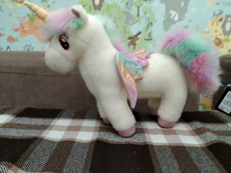 Единорог с крыльями