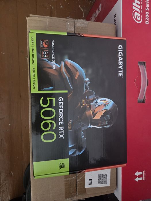 Продам видео карту gigabit rtx 5060