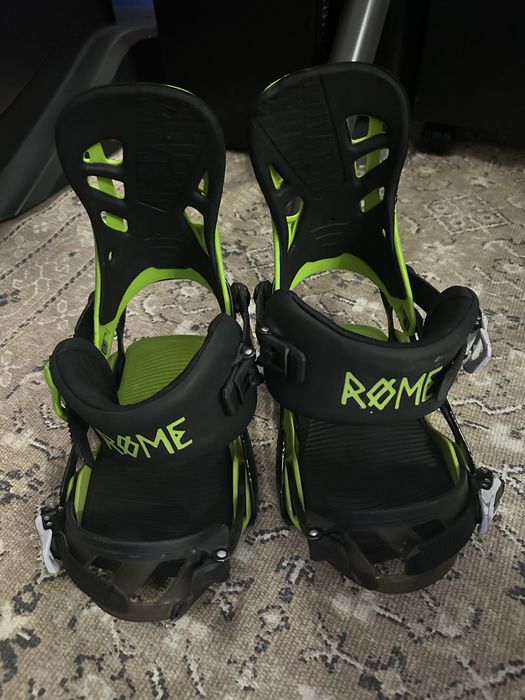 Boots Head + Legaturi Rome Snowboard