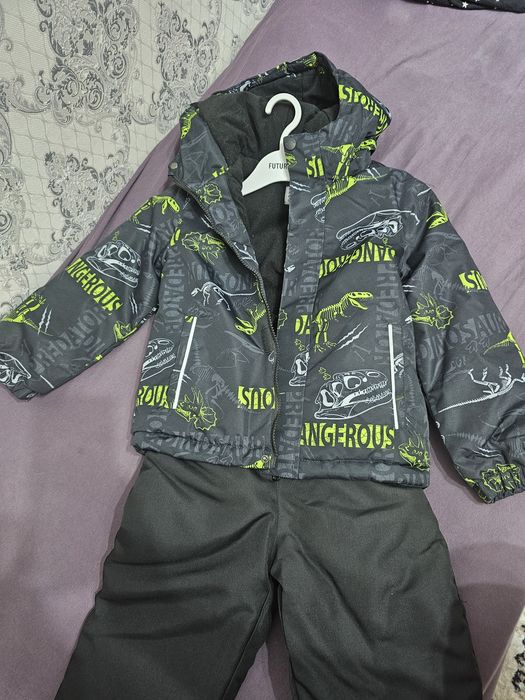 Новая куртка со штанами в комплекте