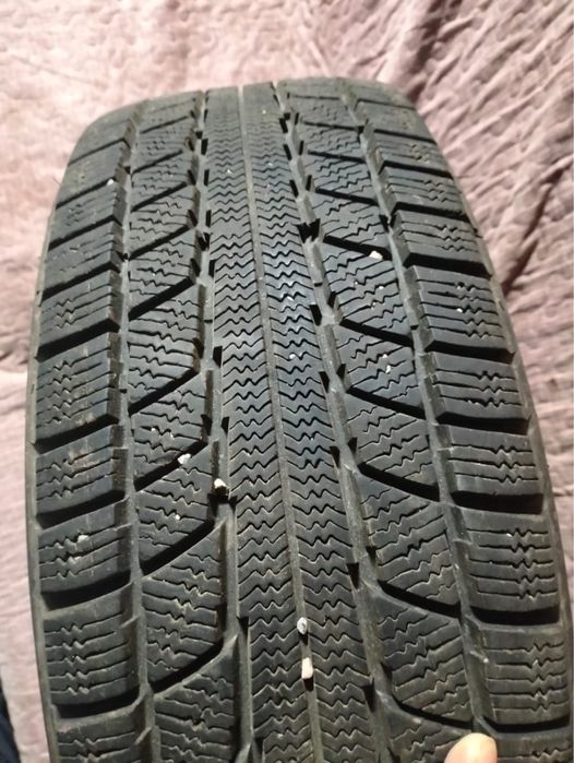 Автошины зимний лепучка