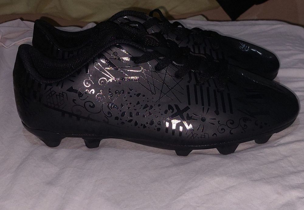 Футболни Бутонки