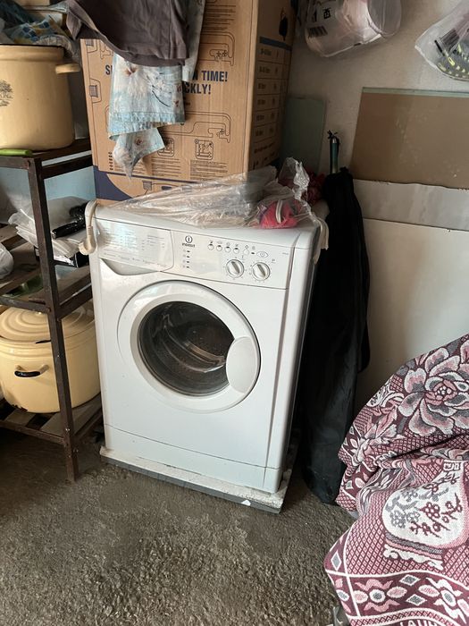 Стиральная машина Indesit