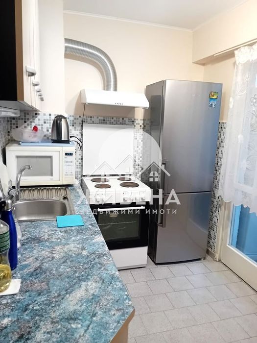 Продава панелен 2-стаен апартамент, Трошево (хол, спалня, кухня)