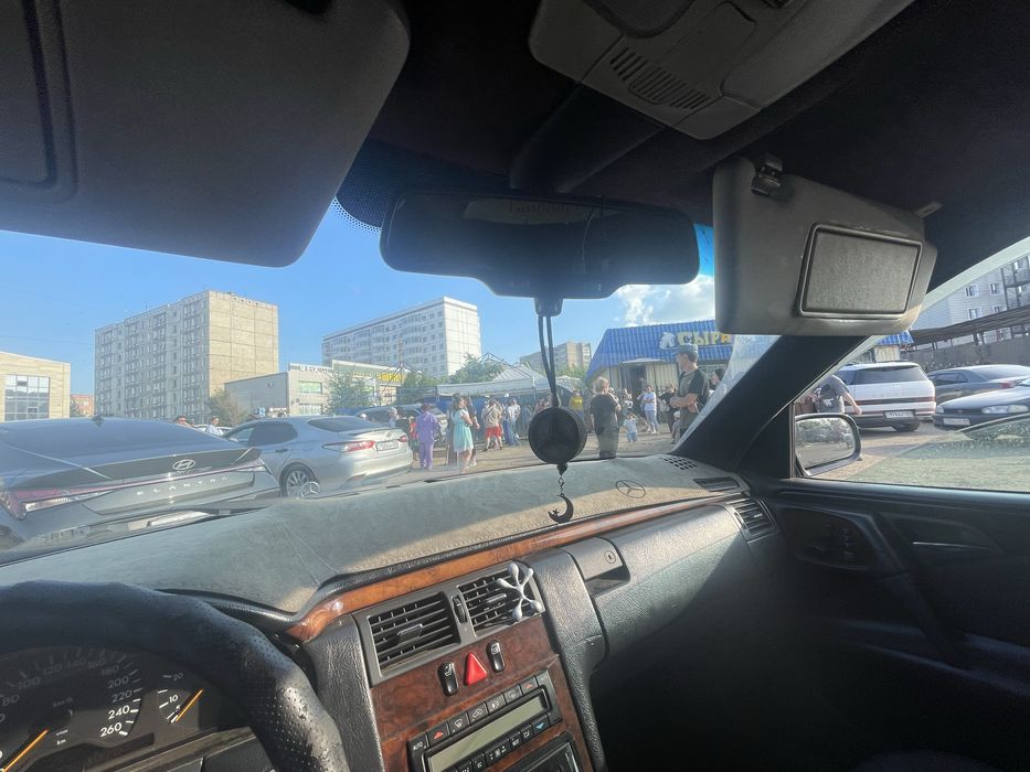 Продам мерседес w210
