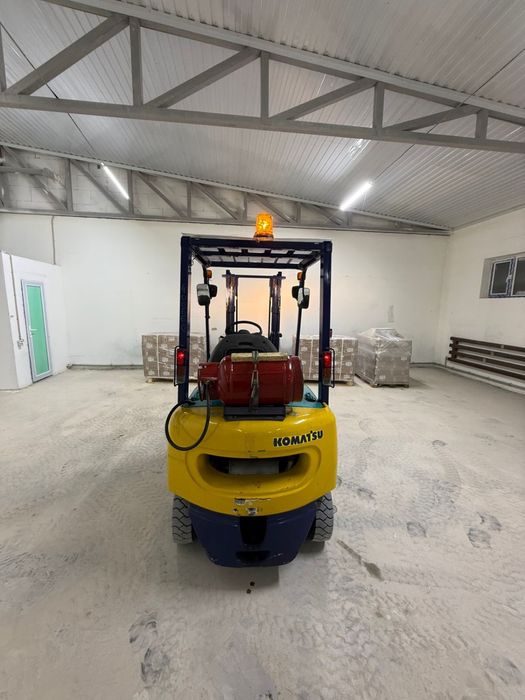 Вилочный погрузчик KOMATSU