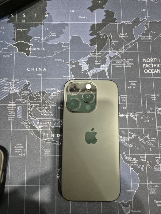 Продам телефон IPhone 16pro