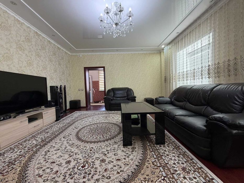 Продам дом 7 комнат Клуб Строителей