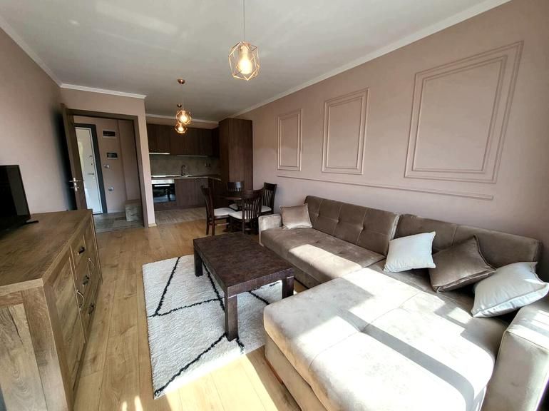 Двустаен апартамент в ТОП Център с паркомясто