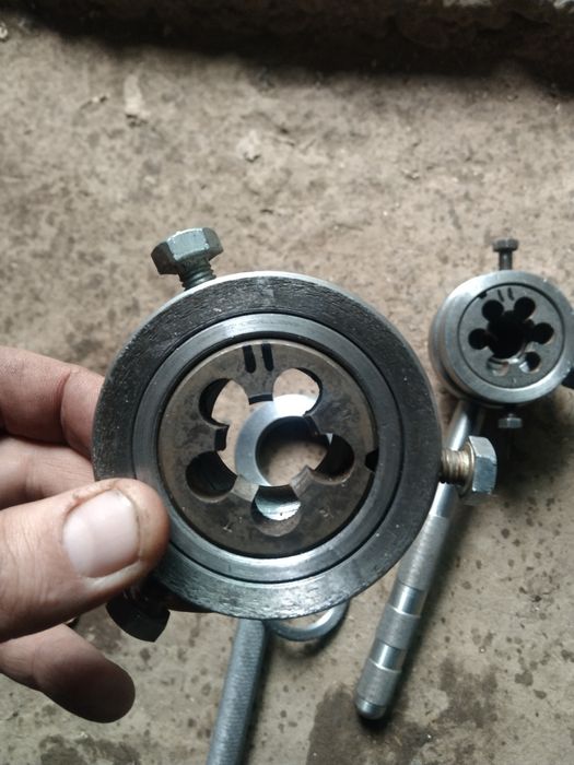 Клупп трещетка для нарезания резьбы