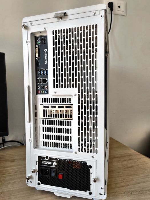 Геймърски компютър Ryzen 5 3600 / RX 5700 XT 8GB / 16GB RAM / 500GB NVMe