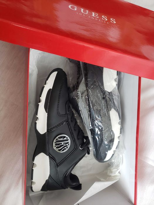 Adidasi GUESS - ca noi