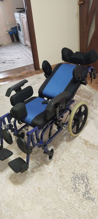 Продам инвалидную коляску