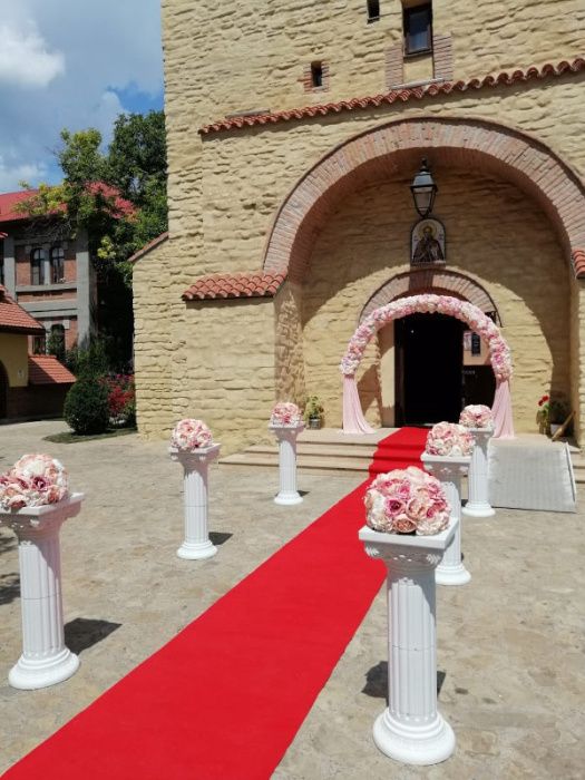 Corturi de inchiriat