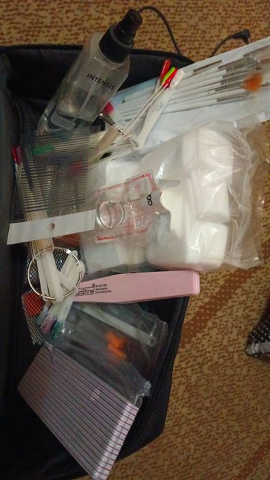 Продам маникюрный набор