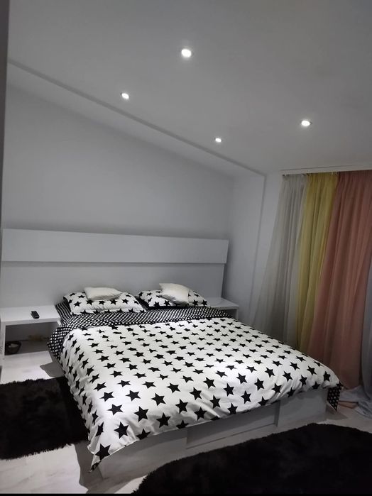 Închiriez casa 2 nivele, 100mp., Ploiesti(vis a vis de AFI),