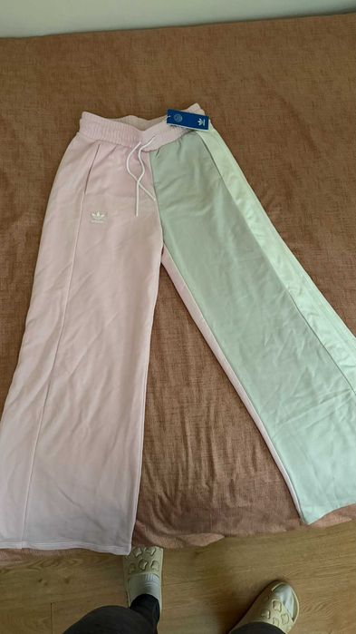 Розово чисто ново спортно долнище Adidas