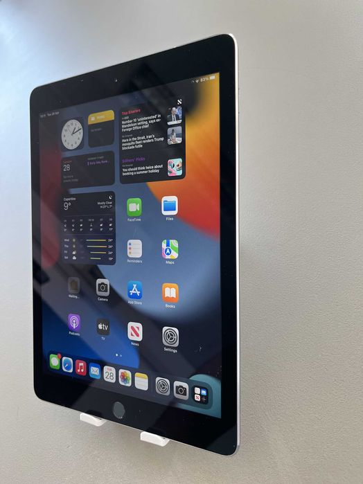Apple iPad Pro 1gen A1674 9.7' 32GB WiFi + Cellular / Space Gray