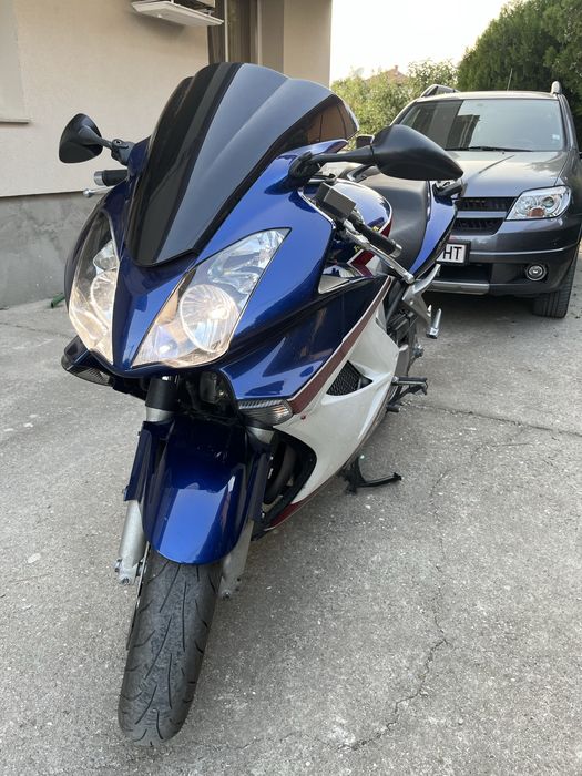 Продавам Honda Vfr 800