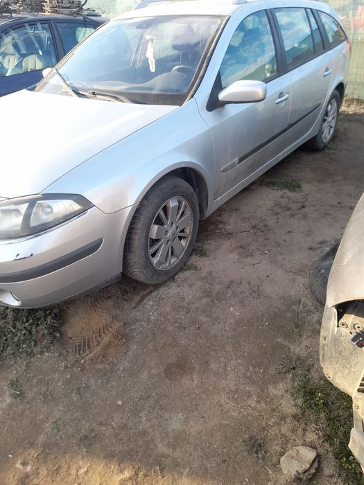 Dezmembrez Renault laguna 2 facelift 1.6 benzina