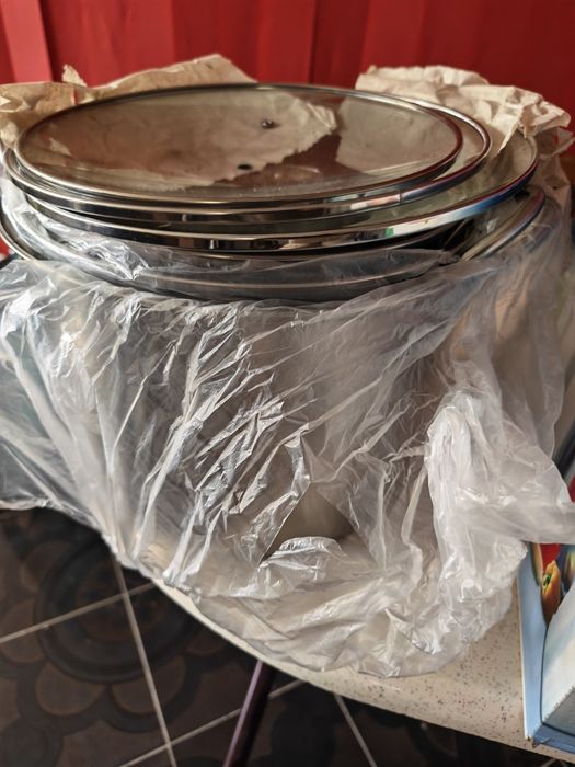 Vând set Oale inox