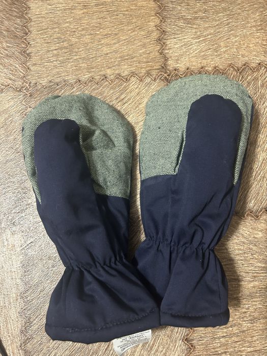 Продам новые зимние варежки