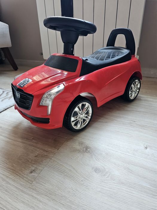 Червена кола за бутане