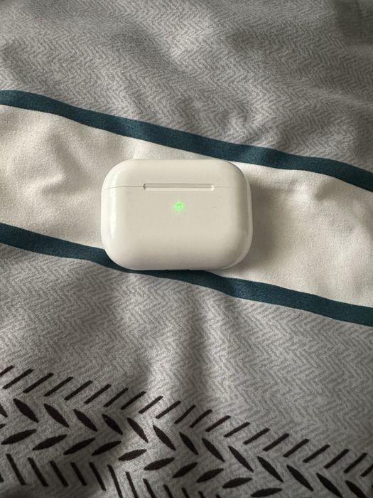 Vand casti Airpods