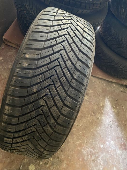 Шины Continental 215/50/18, 2шт