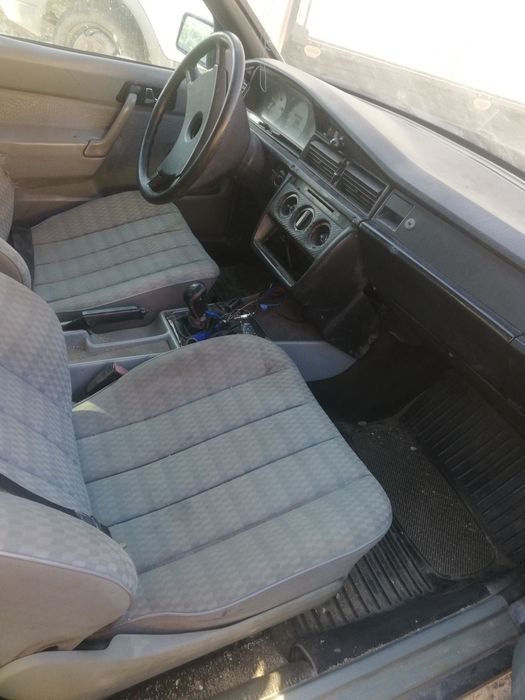 Продам запчасти мерс 190
