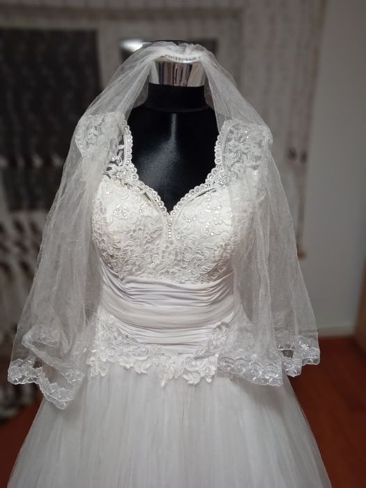 Vând rochie mireasa