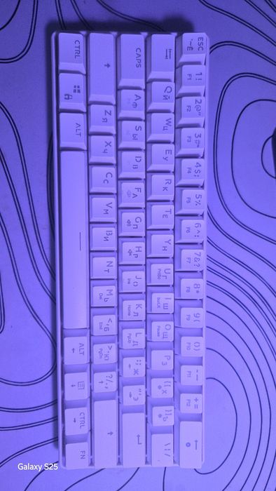 Белая клава 60%.