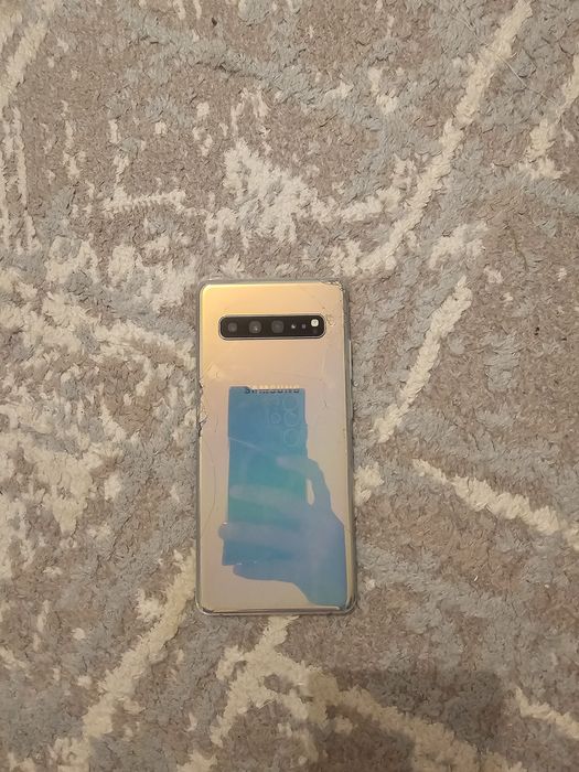 Samsung s10 идеально срочно