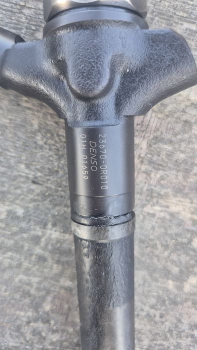 Оригинални Дюзи с Компютър за Тойота Авенсис/ Рав4 2.2 D4D 150кс 2003- 2008г