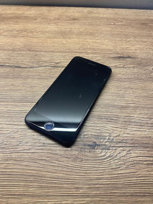 Iphone SE 2 2021 года