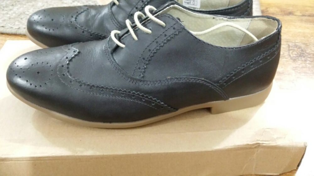 Vand pantofi piele, marime 41 si 42