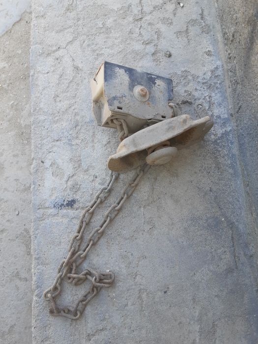 Крепление запасного колеса