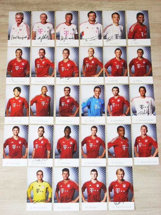 Комплект ОРИГИНАЛНИ футболни картички на Байерн (Мюнхен) сезон 2011/12
