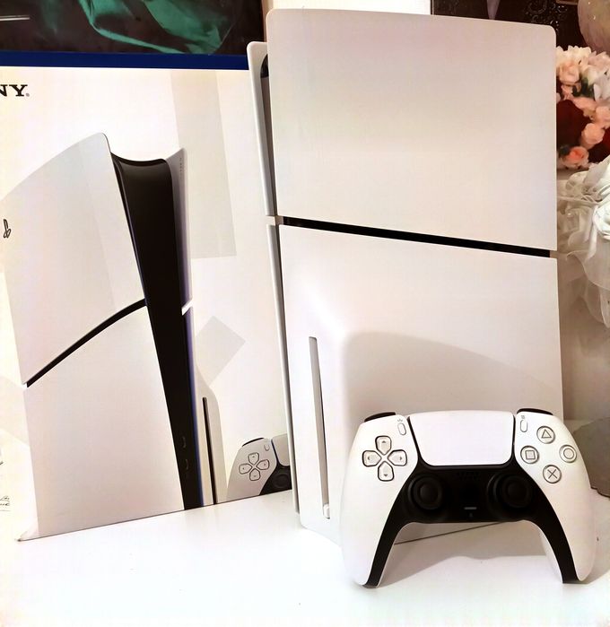 Ps5/PlayStation 5 Slim Disc 4K/8K/120 FPS 1 TB SSD cu +20 jocuri FC 25,FarCry6,NFS.. + 1 Controller Wirelles Original Sony