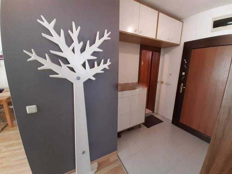 Луксозен двустаен апартамент в Лазур