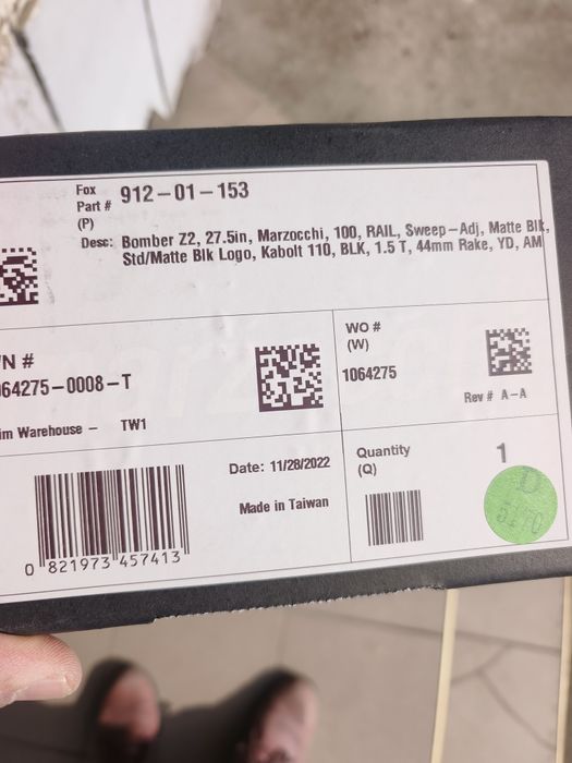 Вилка Marzocchi Bomber Z2 100 мм 27.5 boost 15x110 2023