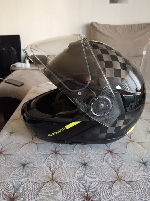 Каска Schuberth C4Pro