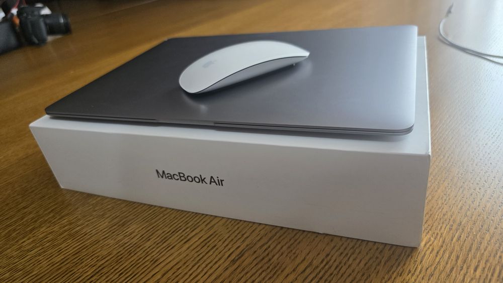 Macbook Air 8gb/256gb 2020г