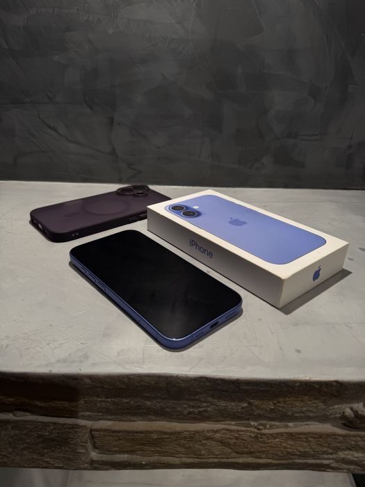 КАТО ЧИСТО НОВ Iphone 16, 100% батерия Ultramarine